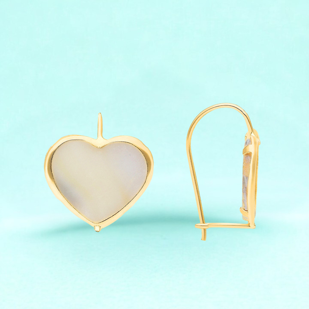 Aretes de corazón blancos lisos pequeños en Oro amarillo de 10k
