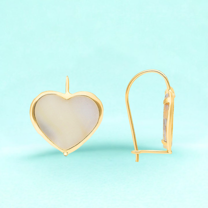 Aretes de corazón blancos lisos pequeños en Oro amarillo de 10k