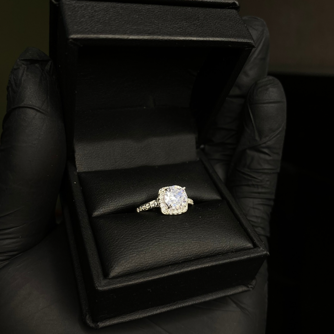 Anillo de compromiso Caro Amour en plata 925